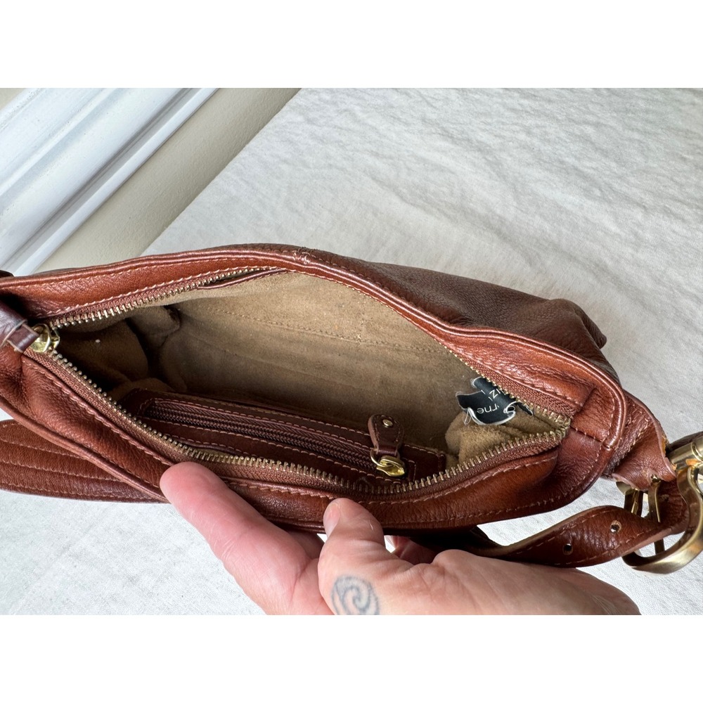 Vintage Liz Claiborne Cognac Brown Leather Y2K Small Shoulder Bag Gold Hardware - Picture 10 of 10